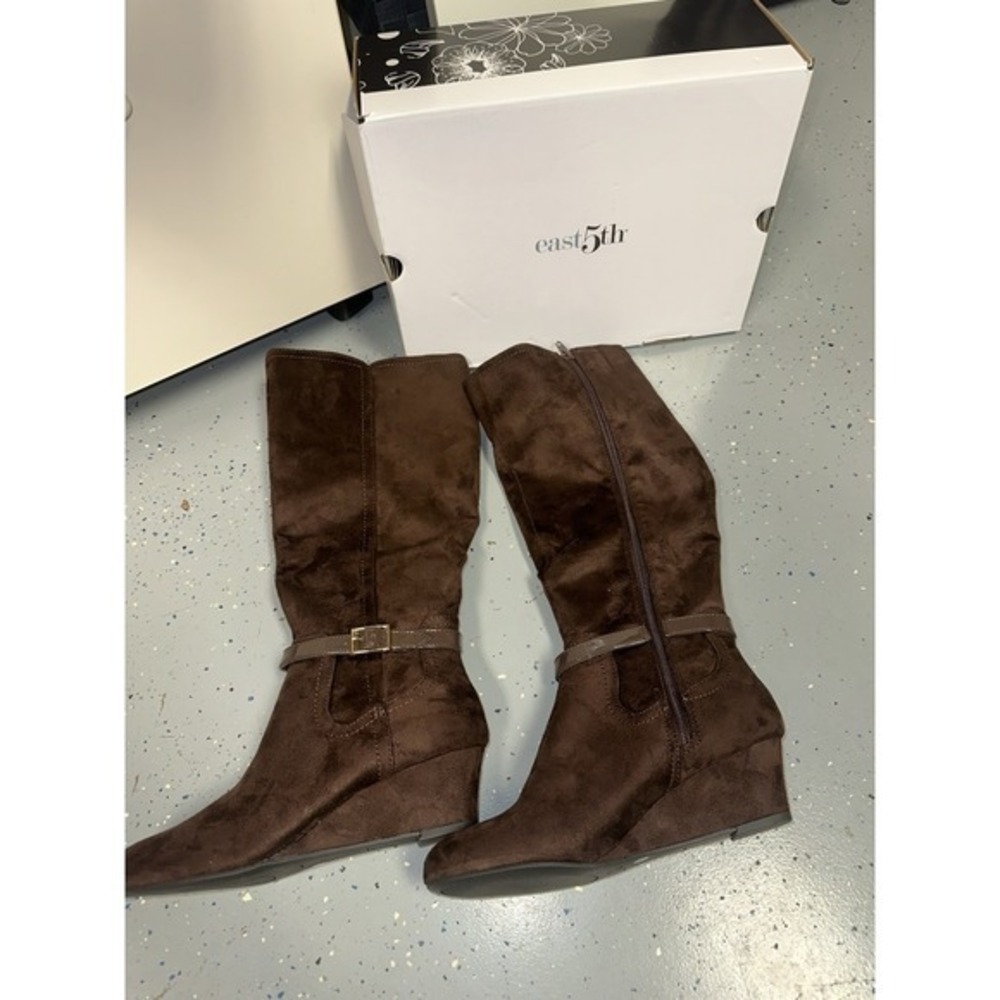 East 5th Ellerton Wedge Heel Boots Womens Size 8M Chocolate Brown New in Box Z29